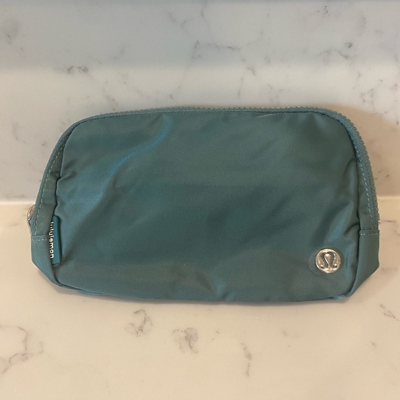 Lululemon 1L Everywhere bel bag Tidewater Teal ~ New with tags
